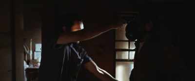 - Take your hand off the gun.
- Okay. - It Comes at Night