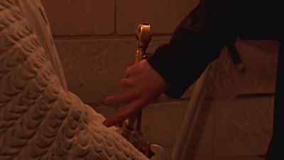Take your hands
off that sword. - Relic Hunter