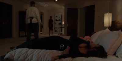 Take me instead.
She did nothing to you. - Batwoman