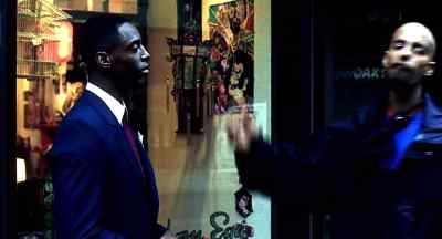 Take it off.
JENNY: It was my mother's. - Clockers