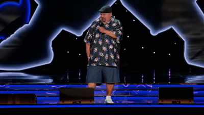 "Take it off! Take it off!" - Gabriel Iglesias: Stadium Fluffy