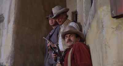 - Take that one alive.
- Yeah we're just leadin' damn recruits. - The Magnificent Seven Ride!