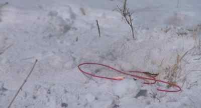 Take the claw, put it in
like this, and pull down. - Breakheart Pass
