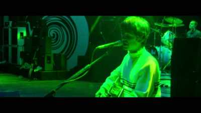 ♪ Take the time
To make some sense - Oasis: Knebworth 1996