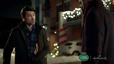 Take the tree down so
no one else gets hurt, - Noel Next Door
