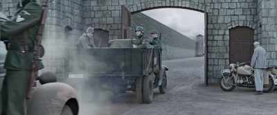Take me with you!
Leave me a weapon! - The Photographer of Mauthausen