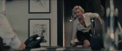 Taken?
Elaine? I've been kidnapped! - Gringo