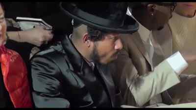 Tal vez quiere estar apenado, - The Honorable Shyne