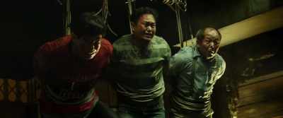 Talk! Let's talk! Don't shoot me! - Fabricated City