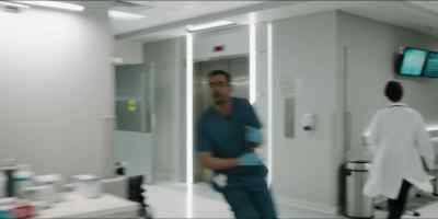 - Talk to me.
- Faye Conrad! - Transplant