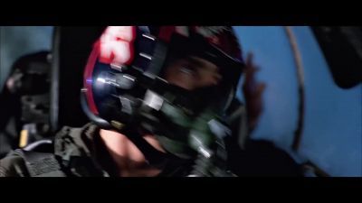 - Talk to me, Goose.
- He's still back there. Closing in on us. - Top Gun