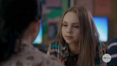 Talk to me.
Tell me what is going on. - The Secret Lives Of Cheerleaders