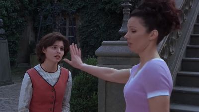 Talk to the hand - The Beautician and the Beast