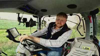 Tämä on New Holland T7.210. - The World According to Kaleb - On Tour