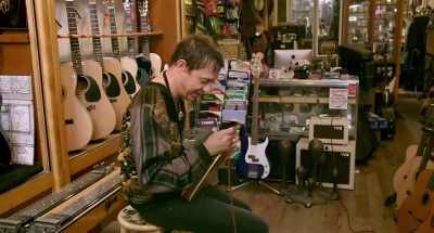 Tämä tuntuu mahtavalta. - Carmine Street Guitars