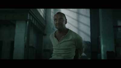 - Tamas, take your position.
- TAMAS: Copy. - The Day of the Jackal