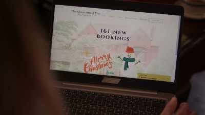 (Tammy laughing) - Inn Love by Christmas