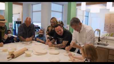 [tapping] - Somebody Feed Phil