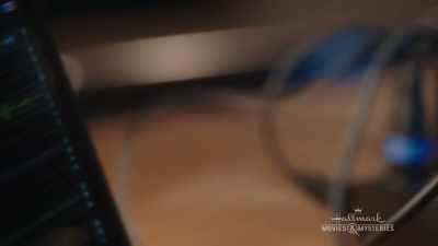 Tara and Mike had crazy fights. - Chronicle Mysteries: The Wrong Man
