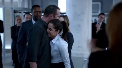 Tasha, this is rigged
to a pressure plate. - Blindspot