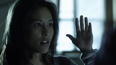 Τhose who want to stay,
raise your hand. - Wrong Turn 4: Bloody Beginnings