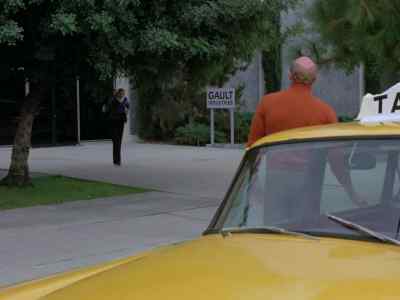 Taxi, lady? - Wonder Woman