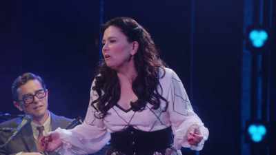 „Te-a trădat. Ai pierdut 20 de ani. - Alex Borstein: Corsets & Clown Suits