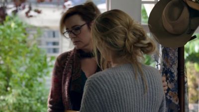 -Tea?
-Yeah. - Big Sky