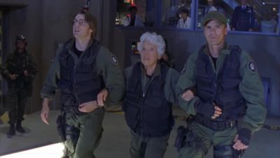 - Teal'c, is this your..?
- My former home. - Stargate SG-1