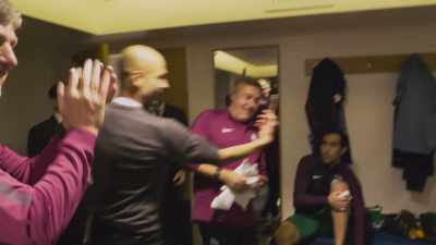 [team cheering] - All or Nothing: Manchester City