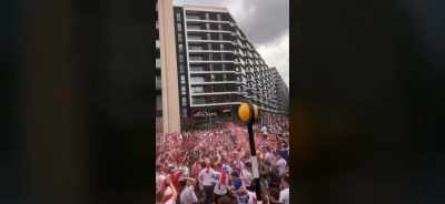 - [techno music intensifies]
- ♪ Please don't take me home ♪ - The Final: Attack on Wembley