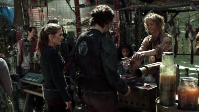 Teik em in. - The 100