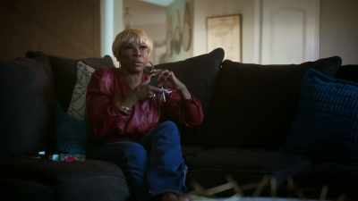 (telephone ringing) - Fighting to Be Me: The Dwen Curry Story