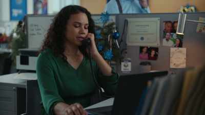 [telephone ringing] - A Season to Remember