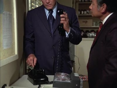 [ Telephone rings ] - Hawaii Five-0