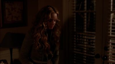 (Telephone rings) - Desperate Housewives