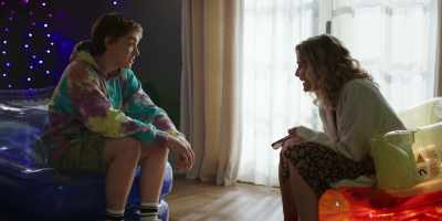 - Tell me everything.
- Well, there was dancing. - The Summer I Turned Pretty