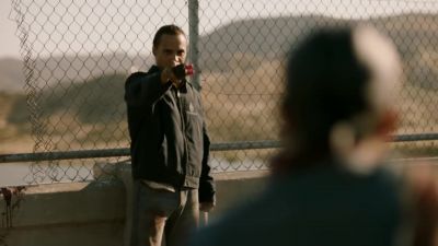 - Tell him to put his gun down.
- Put your gun down. - Fear the Walking Dead