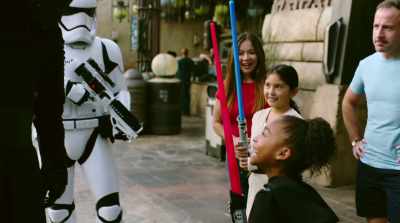 Tell me, are you training
to use it? - Star Wars: Galaxy's Edge - Adventure Awaits