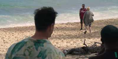 -Tell me, how we doing this?
-Brother, this thing is a bad idea. - Vacation Friends 2