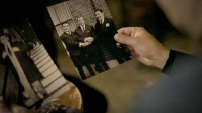 Tell me who these people are?
- That's the Krays. - Ross Kemp: Mafia and Britain