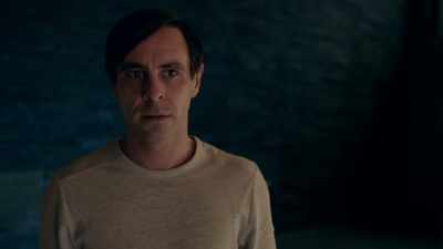 Tell me that you didn't
know that he's a criminal. - Clique