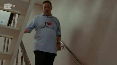 Tell Mildred she's swapping
cabins with me and Gemma, - Death on the Tyne