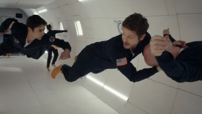 Tell the pilot to level out. - The Resident
