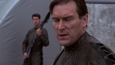 - Tell them to launch. Now!
- Yes, sir. - Stargate SG-1