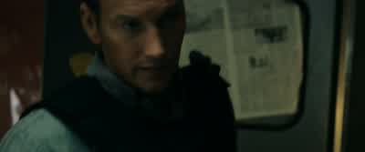 Tell them to turn the lights off. - The Commuter