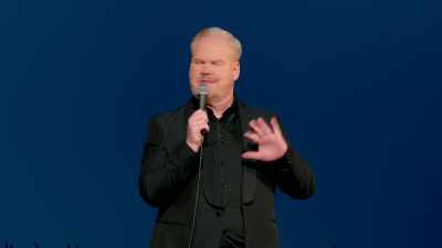 Temos uma ama ou uma ajudante, - Jim Gaffigan: Dark Pale