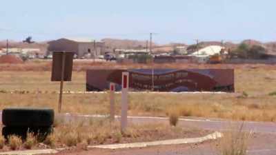 Temperatures can rocket
to over 45 degrees Celsius, - Outback Opal Hunters