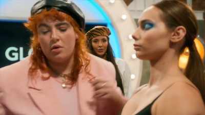 Ten minutes down.
You have five minutes left. - Glow Up: Britain's Next Make-Up Star