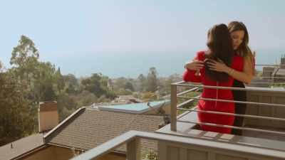 [tender music playing] - Selling The OC